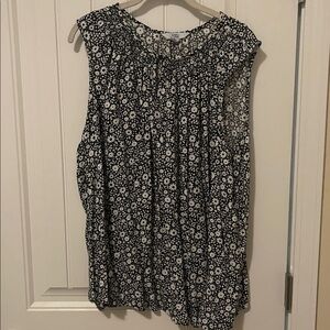 Croft & Barrow Black and White Floral Top
